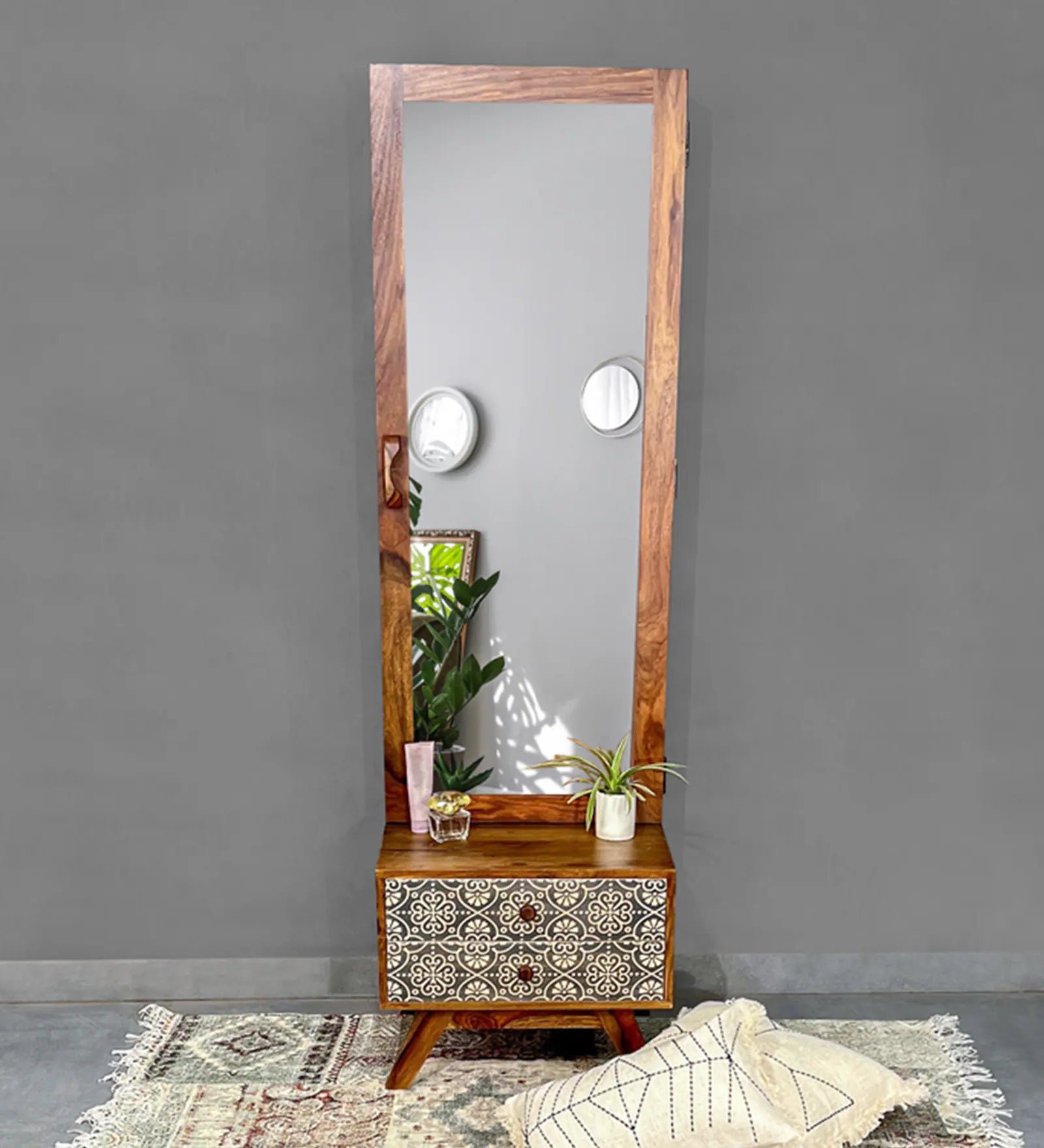 Sheesham Wood Dresser in Teak Finish